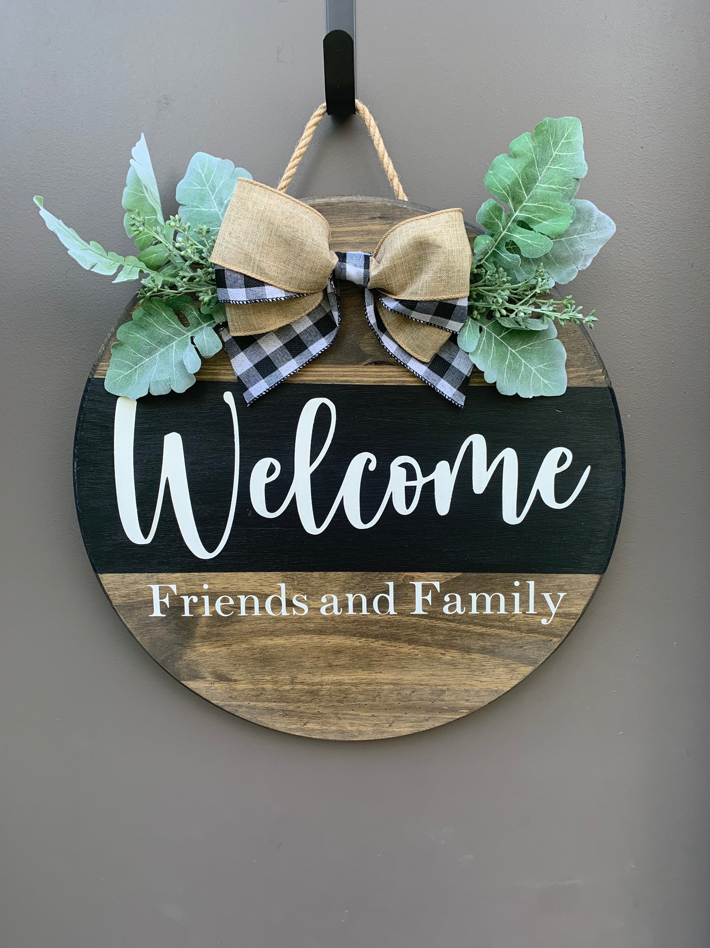 Welcome friends and family 18” wood round sign