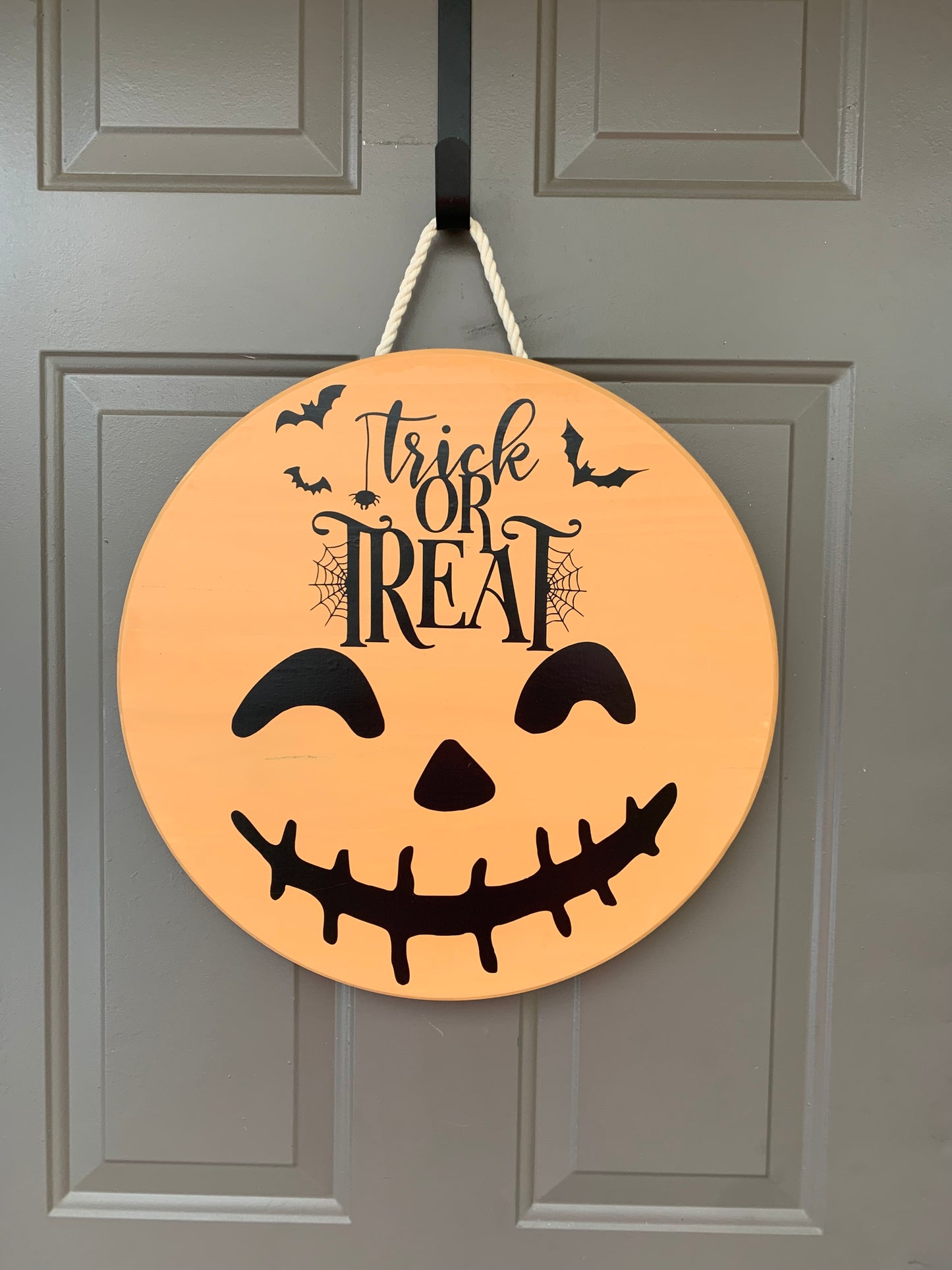 Trick or Treat 18” wood round sign